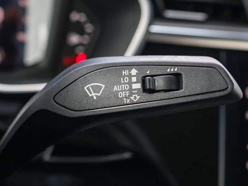 New 2025 Audi Q3 2.0T Premium image 35