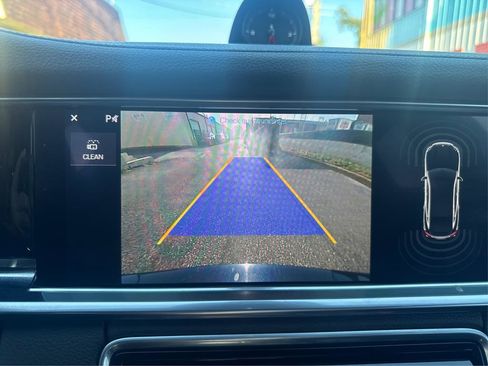 Used 2018 Porsche Panamera 4 image 24