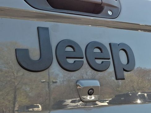 Used 2021 Jeep Gladiator Sport AWD/4WD image 29