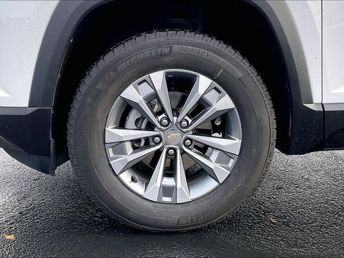 Used 2025 Chevrolet Equinox LT image 8