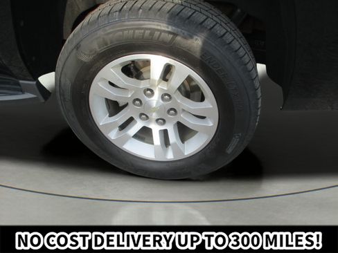 Used 2018 Chevrolet Suburban LT AWD/4WD image 9