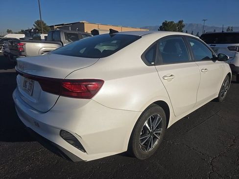 Used 2024 Kia Forte LXS FWD image 3