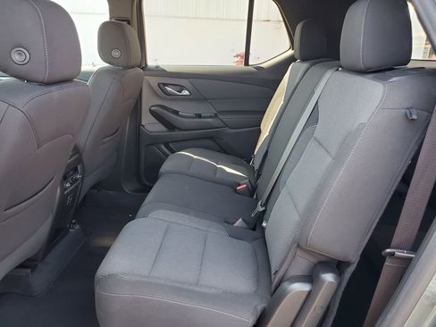 Used 2023 Chevrolet Traverse LT image 13