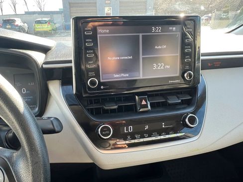 Used 2021 Toyota Corolla LE FWD image 18