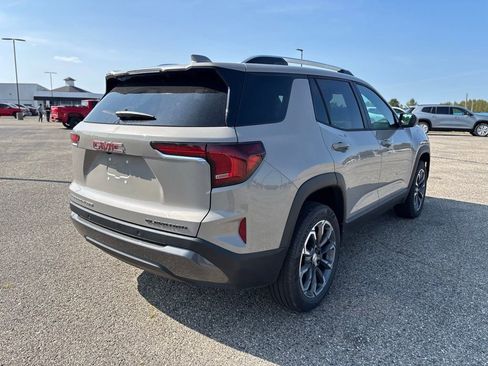 Used 2026 GMC Terrain Elevation w/ Elevation Premium Package image 7