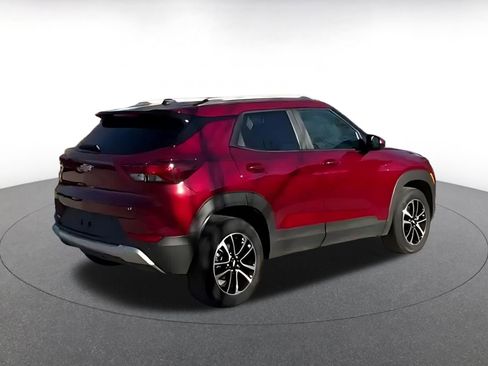 Used 2025 Chevrolet TrailBlazer LT w/ Driver Confidence Package image 9
