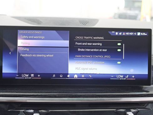 Used 2026 BMW X7 xDrive40i w/ M Sport Package AWD/4WD image 26