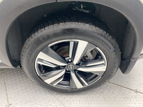 Used 2023 Nissan Rogue SL AWD/4WD image 10