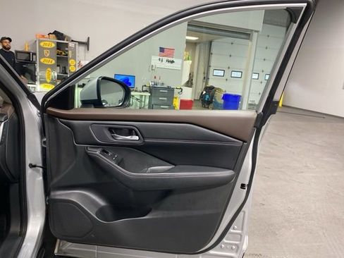 Certified 2023 Nissan Rogue SV w/ SV Premium B Package image 28