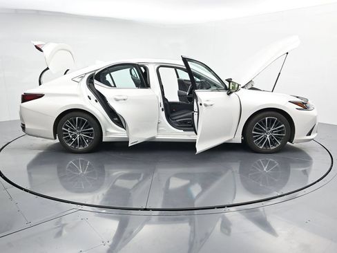 Used 2022 Lexus ES 300h w/ Premium Package FWD image 27