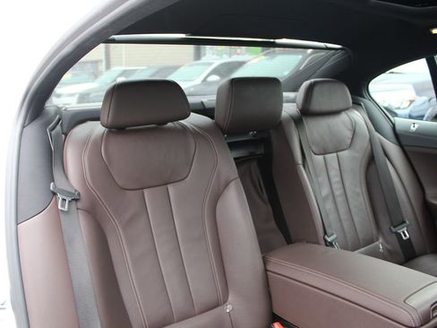 Used 2018 BMW 740i image 28