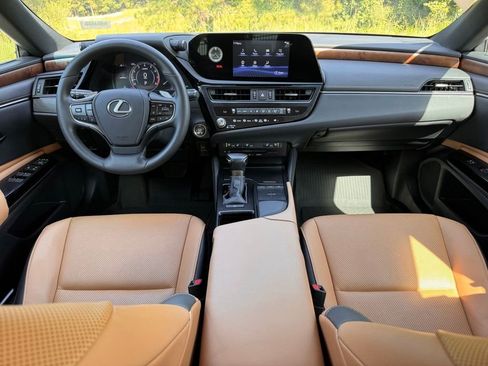 Certified 2022 Lexus ES 350 w/ Premium Package FWD image 26
