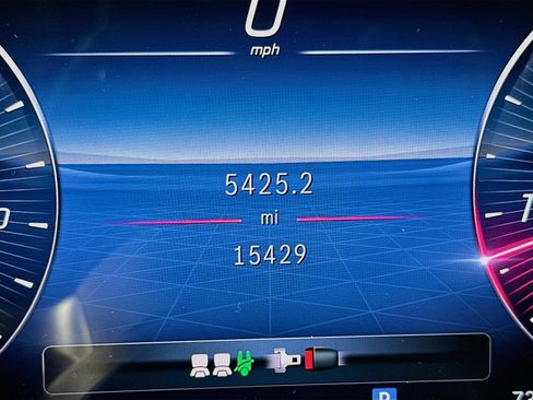 Used 2024 Mercedes-Benz C 300 Sedan image 19