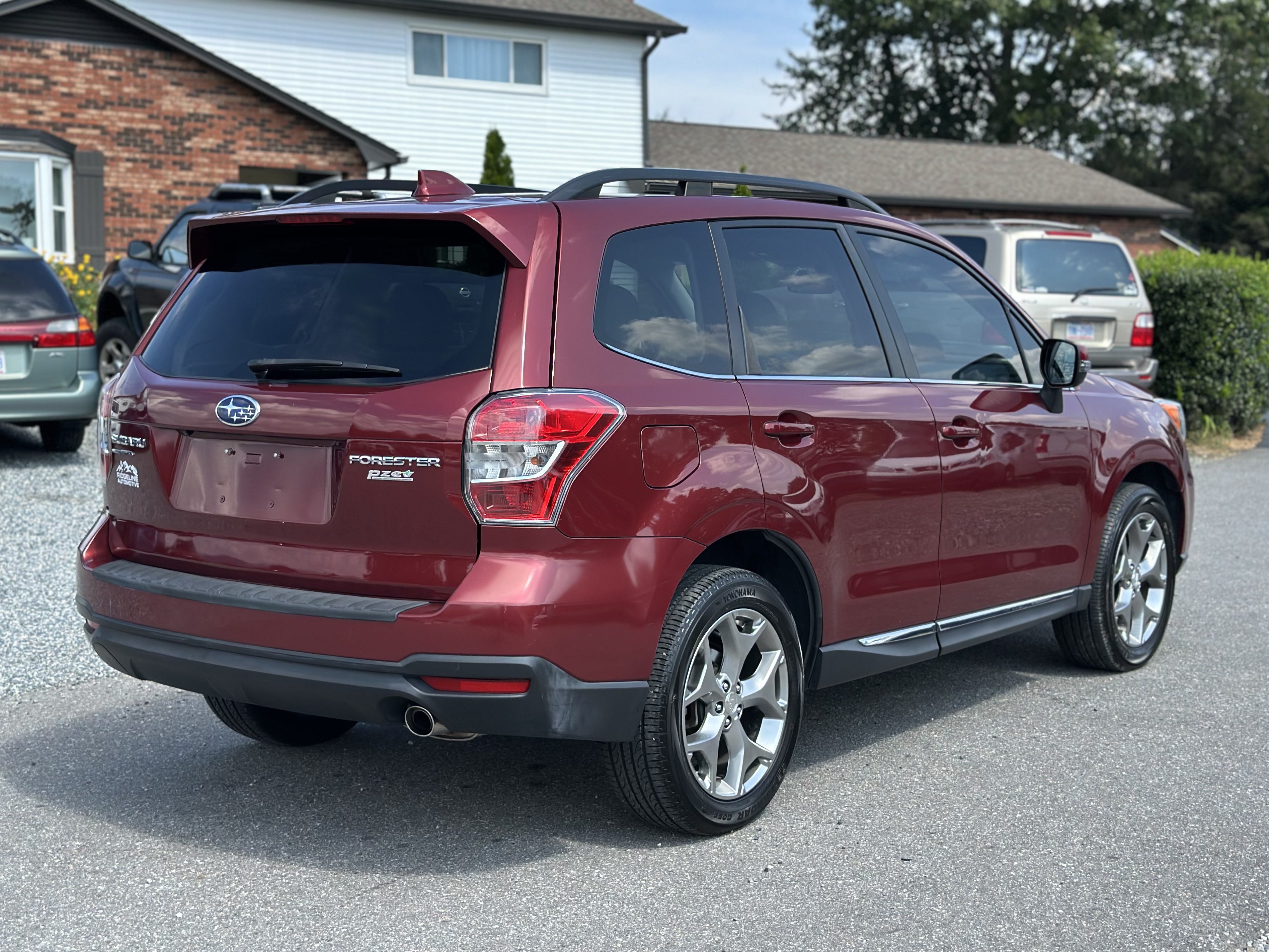 Used 2016 Subaru Forester 2.5i Touring AWD/4WD image 3