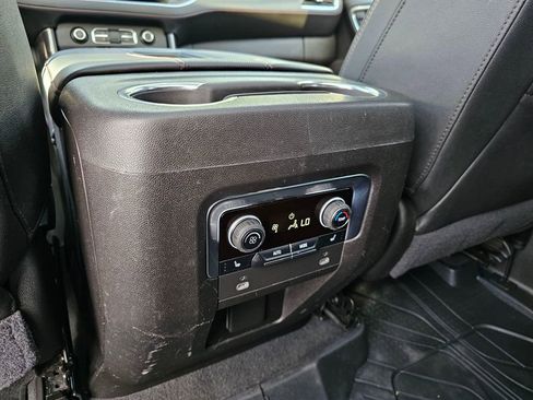 Used 2021 Chevrolet Suburban RST w/ Luxury Package image 23