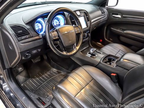 Used 2014 Chrysler 300 S image 14