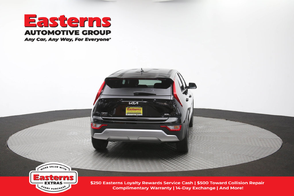 Used 2025 Kia Niro LX FWD image 37