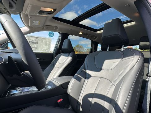 New 2026 INFINITI QX60 Luxe w/ Cargo Package image 8