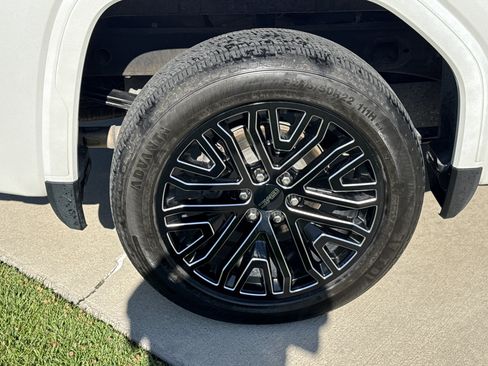 Used 2022 GMC Sierra 1500 Denali Ultimate AWD/4WD image 12