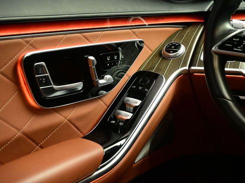 Used 2023 Mercedes-Benz S 580 4MATIC Sedan w/ AMG Line image 8