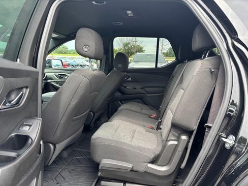 Certified 2023 Chevrolet Traverse LT FWD image 11