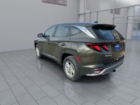 Used 2025 Hyundai Tucson SE image 6