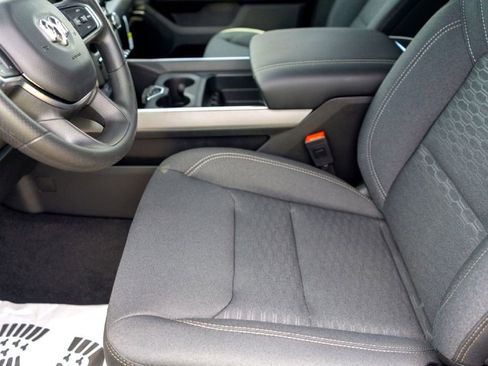New 2026 RAM 1500 Express AWD/4WD image 10