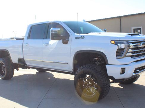 Used 2026 Chevrolet Silverado 3500 High Country w/ High Country Premium Package image 13