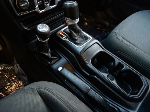 Used 2020 Jeep Wrangler Unlimited Sport S AWD/4WD image 30