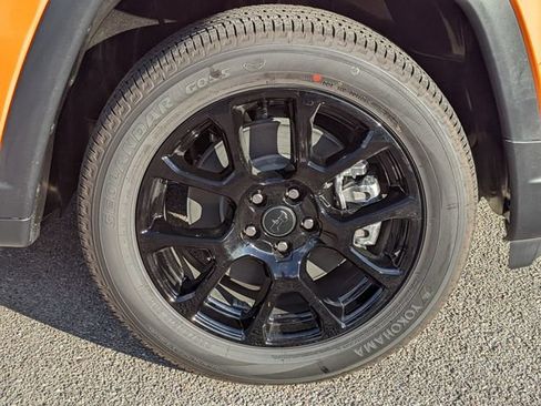 New 2026 Jeep Compass Latitude AWD/4WD image 9
