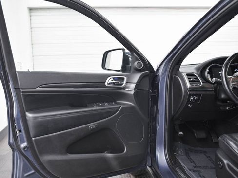 Used 2021 Jeep Grand Cherokee Limited image 9