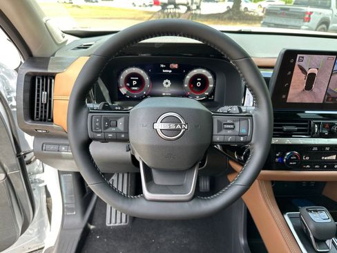 New 2026 Nissan Pathfinder Platinum FWD image 24
