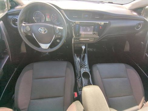 Used 2019 Toyota Corolla LE image 16