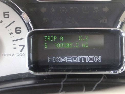 Used 2010 Ford Expedition EL 4WD image 8