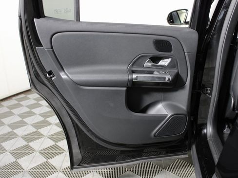 Certified 2024 Mercedes-Benz EQB 350 4MATIC SUV image 27