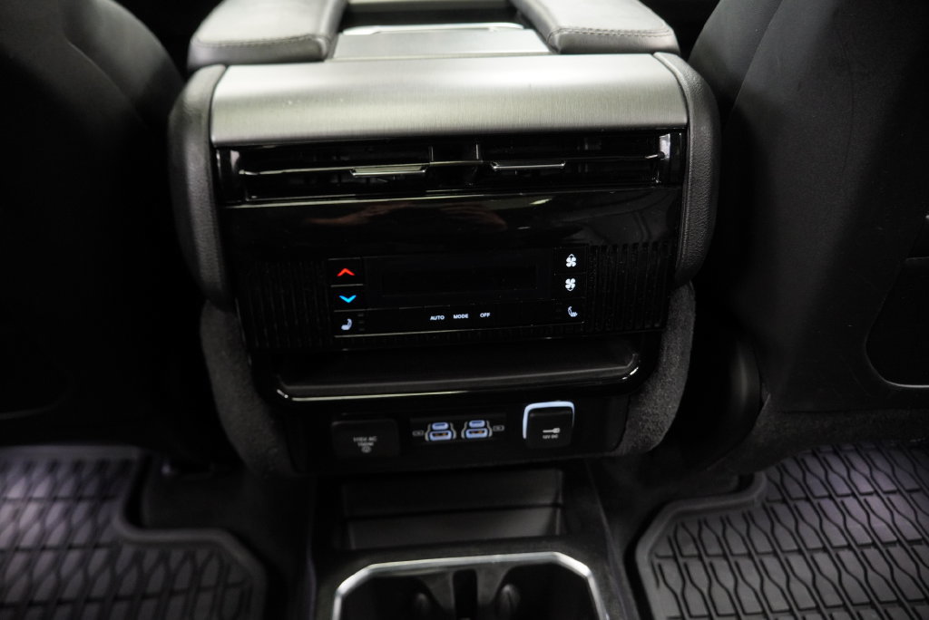 Used 2024 Jeep Wagoneer Series II AWD/4WD image 26