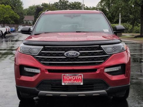 Used 2021 Ford Explorer XLT w/ Equipment Group 202A AWD/4WD image 4