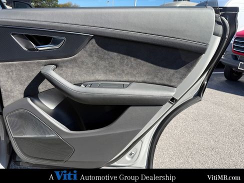 Used 2022 Audi RS Q8 image 26