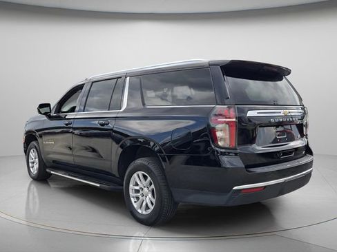 Used 2023 Chevrolet Suburban LT AWD/4WD image 7