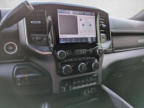 Used 2022 RAM 3500 Laramie AWD/4WD image 17