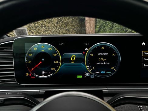 Used 2023 Mercedes-Benz GLS 450 4MATIC image 12