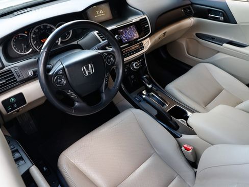 Used 2015 Honda Accord Touring image 5
