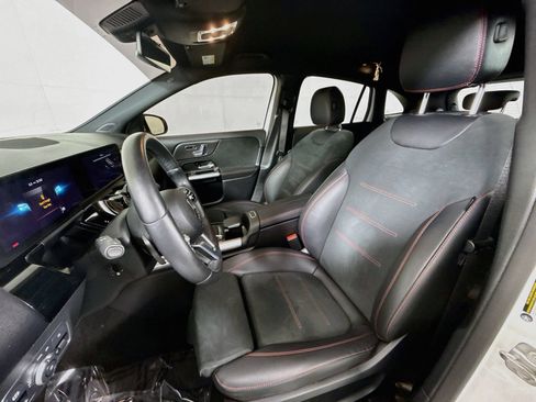 Used 2023 Mercedes-Benz GLA 250 4MATIC image 5