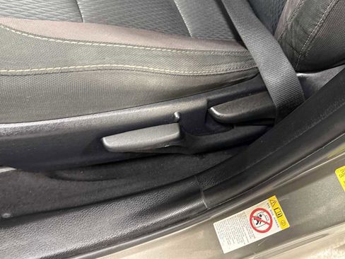 Used 2017 Toyota Corolla LE image 14