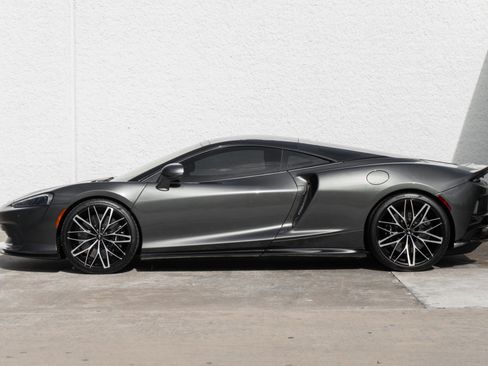 Used 2021 McLaren GT image 8