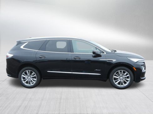 Used 2023 Buick Enclave Avenir w/ Avenir Technology Package image 8