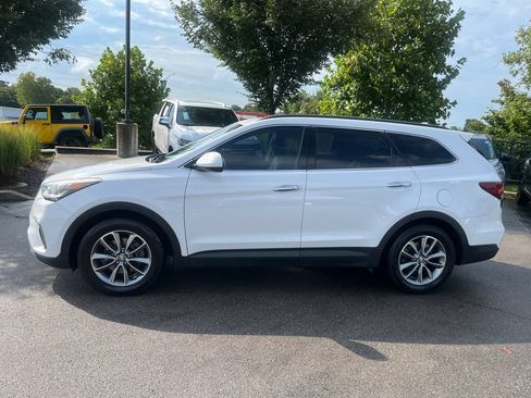 Used 2018 Hyundai Santa Fe SE FWD image 4