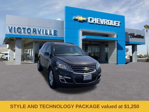 Used 2017 Chevrolet Traverse LT w/ Style and Technology Package AWD/4WD image 3