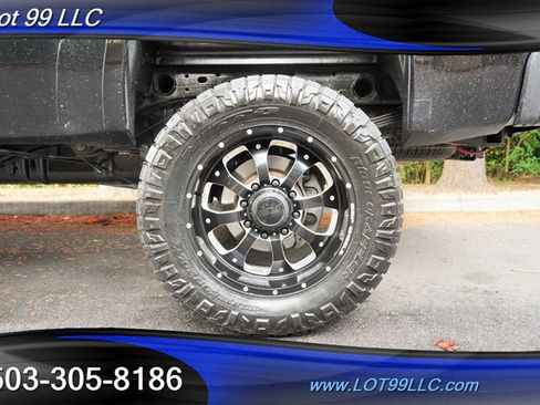 Used 2014 GMC Sierra 2500 Denali w/ Suspension Package, Off-Road AWD/4WD image 38