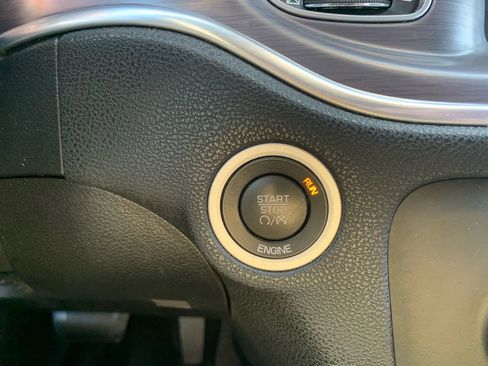 Used 2016 Dodge Charger SE image 17